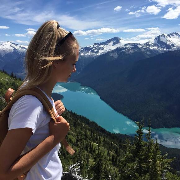 Meet your Posher, Julia - Picture 1 of 1